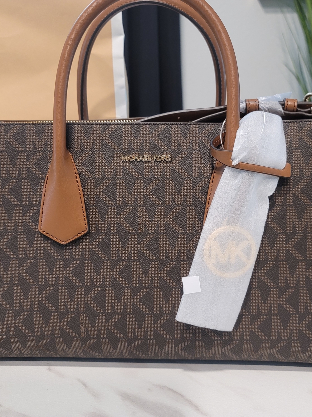 NWT-MKors Brown Logo Lg Satchel with Tan Handles